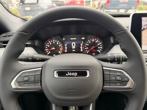 New 2026 Jeep Compass Latitude image 22