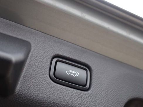 Certified 2024 Kia Seltos SX w/ SX Sunroof Package image 38