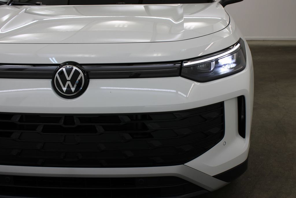 Certified 2026 Volkswagen Tiguan S FWD image 8