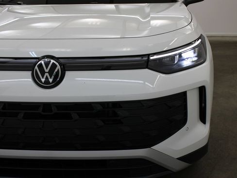 Certified 2026 Volkswagen Tiguan S FWD image 8