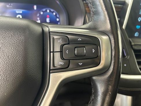 Used 2023 Chevrolet Suburban Premier w/ Advanced Technology Package AWD/4WD image 17