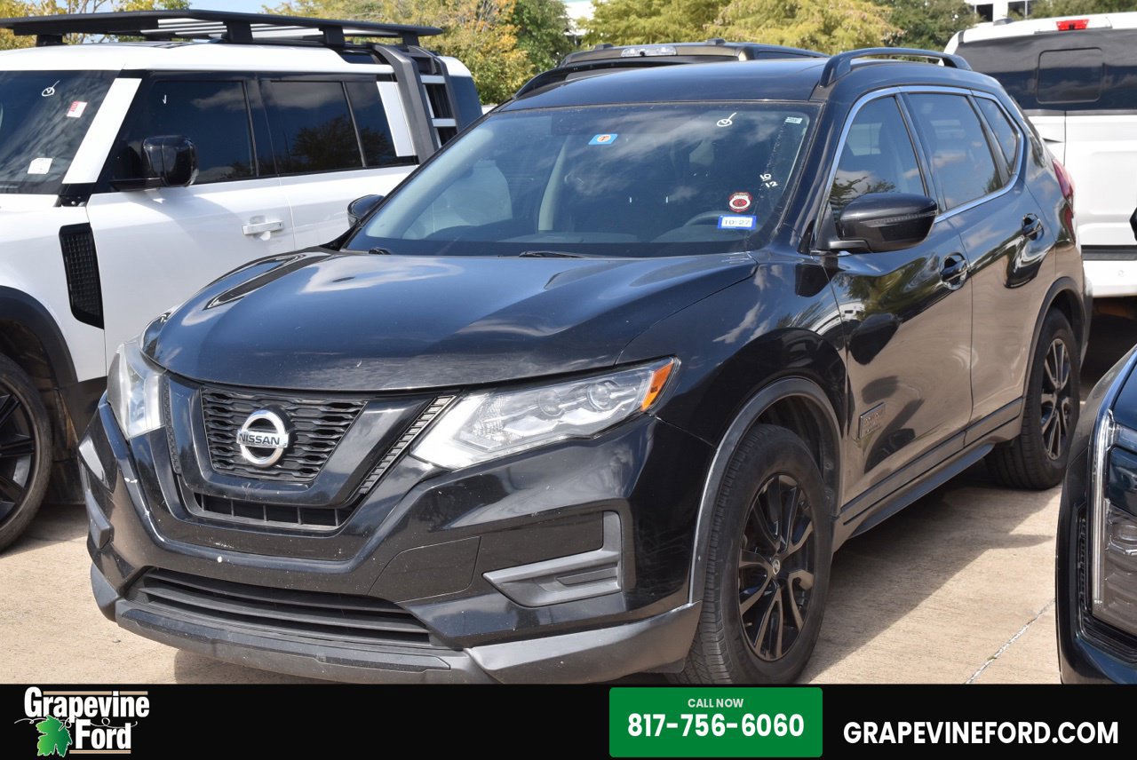 Used 2017 Nissan Rogue SV FWD image 1