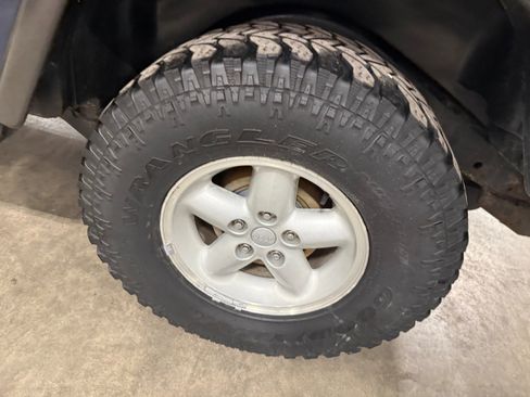 Used 2001 Jeep Wrangler Sport image 25