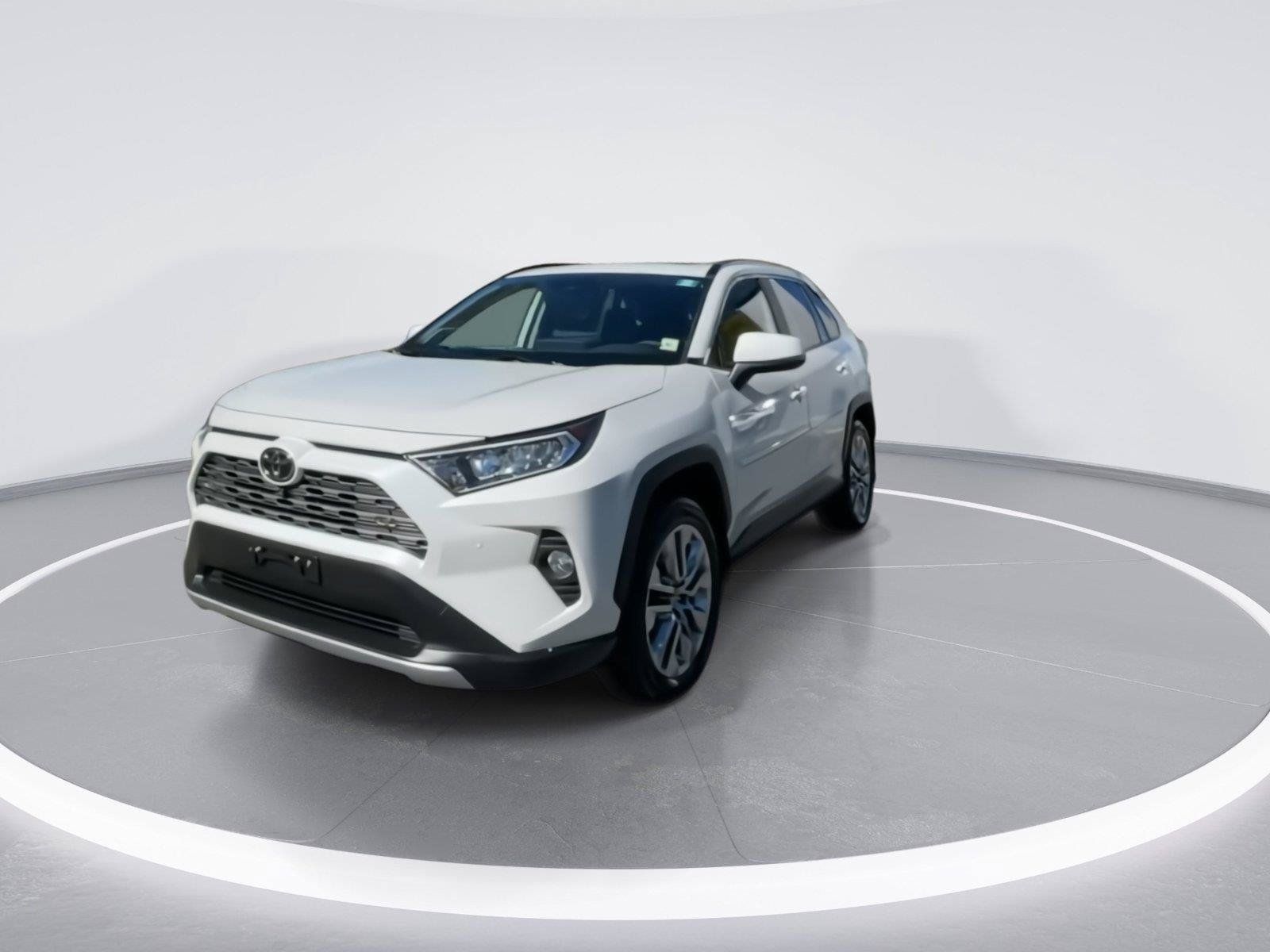 Used 2019 Toyota RAV4 Limited w/ Advanced Technology Package AWD/4WD image 4