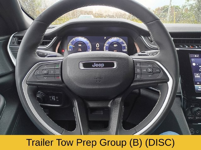 Used 2023 Jeep Grand Cherokee Altitude AWD/4WD image 13