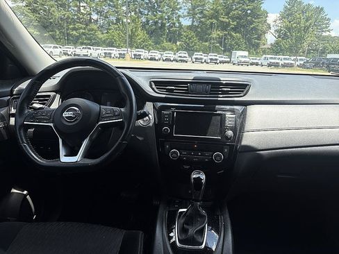 Used 2019 Nissan Rogue SV w/ Premium Package FWD image 23