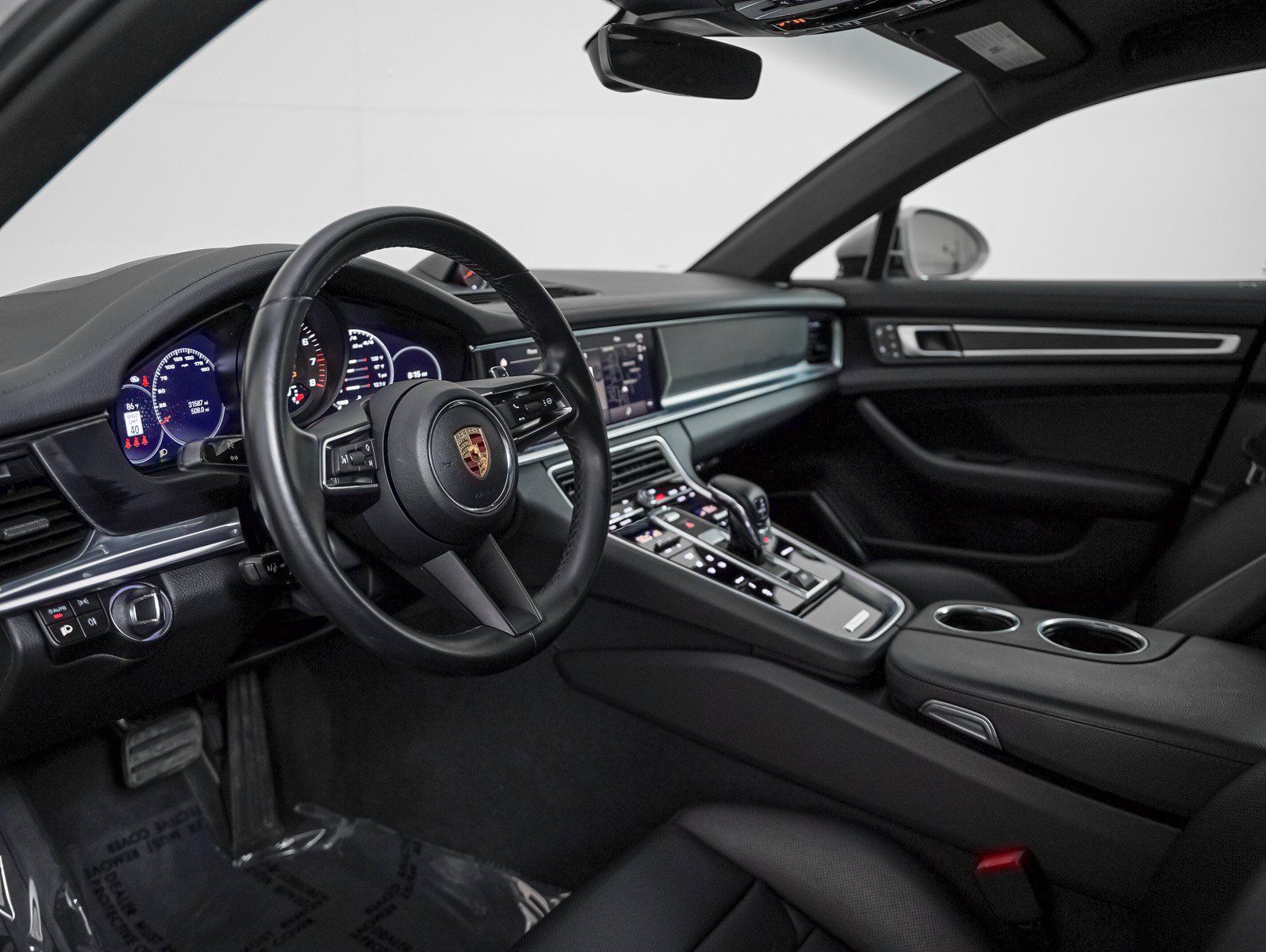 Certified 2023 Porsche Panamera 4 Platinum Edition w/ Assistance Package AWD/4WD image 4
