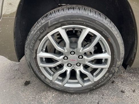 Used 2023 GMC Terrain Denali w/ Denali Premium Package image 6