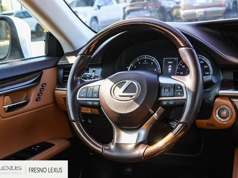 Used 2016 Lexus ES 350 w/ Navigation System Package FWD image 17