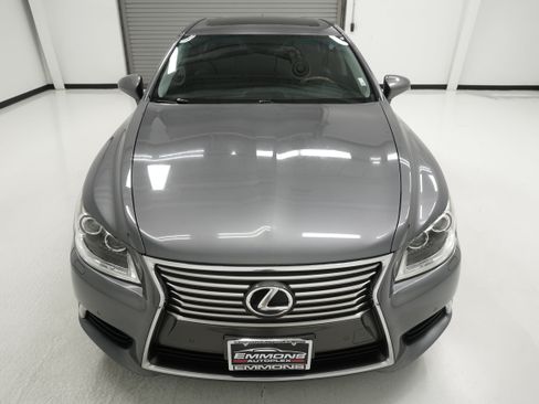Used 2015 Lexus LS 460 w/ Comfort Package RWD image 2