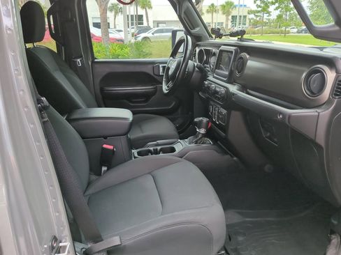 Used 2021 Jeep Gladiator Sport AWD/4WD image 19