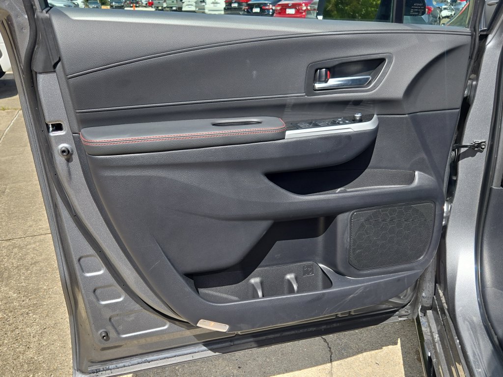Used 2026 Toyota Sienna XSE FWD image 12