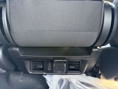 New 2026 GMC Sierra 1500 Elevation image 27