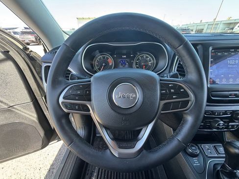 Used 2022 Jeep Cherokee Latitude Lux w/ Sun & Sound Group AWD/4WD image 26