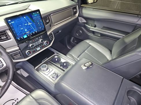 Used 2024 Ford Expedition Max XLT image 38
