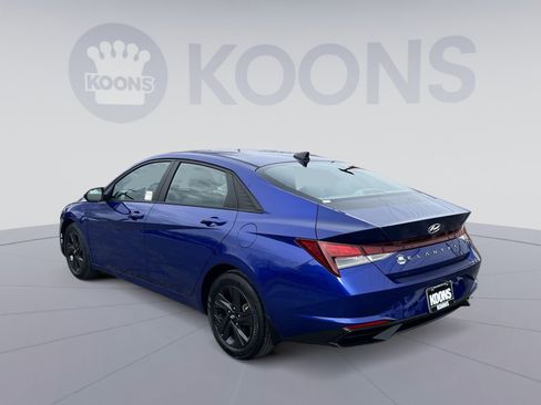 Used 2023 Hyundai Elantra SEL image 4