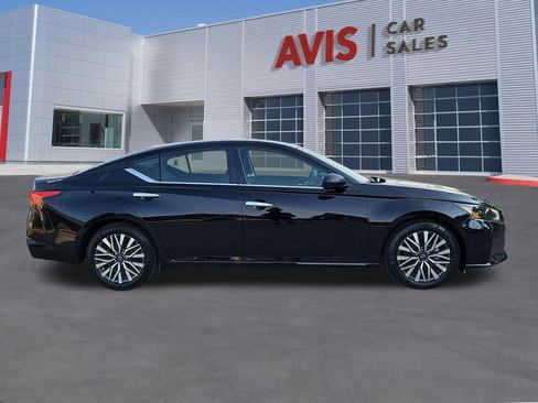 Used 2025 Nissan Altima 2.5 SV FWD image 5
