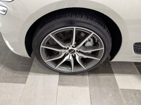 Used 2025 Genesis G70 2.5T image 7