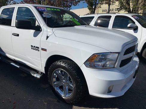 Used 2017 RAM 1500 Express w/ Express Value Package image 35