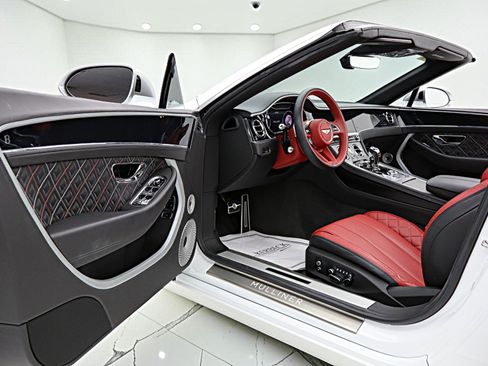 Certified 2022 Bentley Continental GT Mulliner AWD/4WD image 47