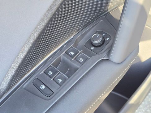 New 2026 Volkswagen Tiguan SE R-Line AWD/4WD image 29