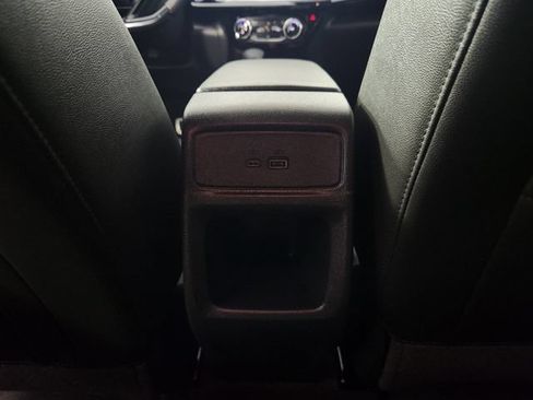 Used 2025 Chevrolet Trax RS w/ Sunroof Package FWD image 19