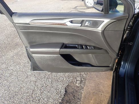 Used 2014 Ford Fusion SE w/ Equipment Group 202A image 10