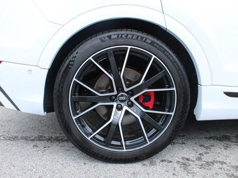 Used 2021 Audi Q8 Prestige AWD/4WD image 36