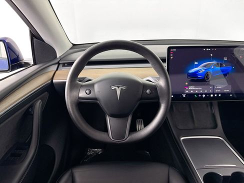 Used 2023 Tesla Model Y Performance image 23