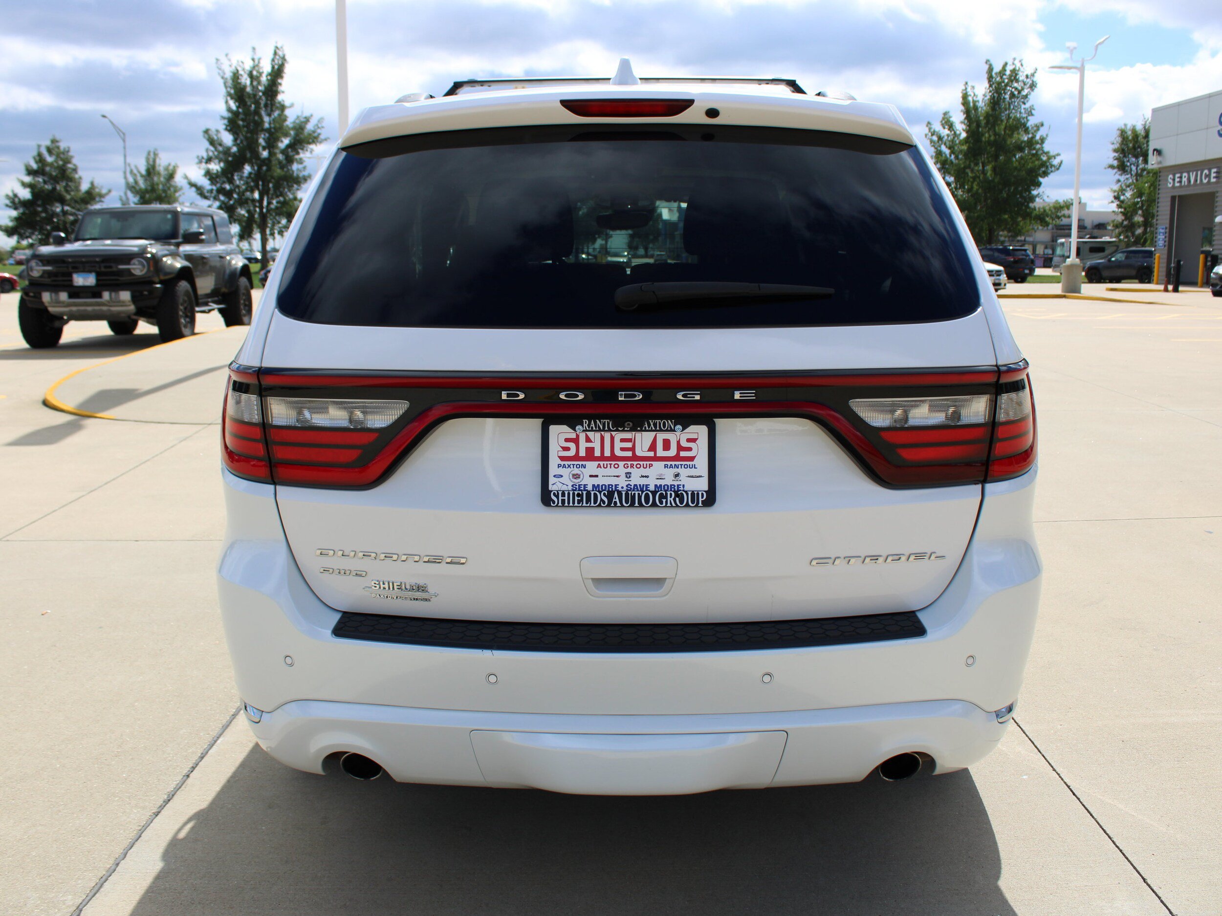 Used 2017 Dodge Durango Citadel w/ Technology Group AWD/4WD image 4