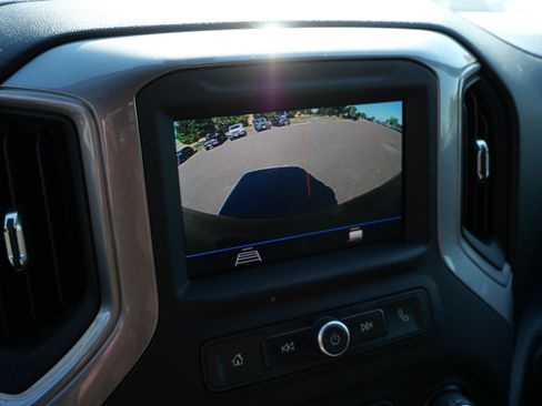Used 2021 Chevrolet Silverado 1500 Custom Trail Boss AWD/4WD image 32