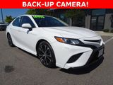 Used 2018 Toyota Camry SE image 3