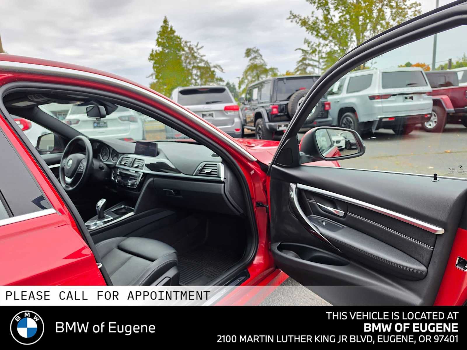 Used 2018 BMW 330i xDrive Sedan AWD/4WD image 11