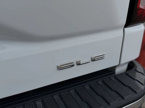 Used 2023 GMC Sierra 1500 SLE AWD/4WD image 41