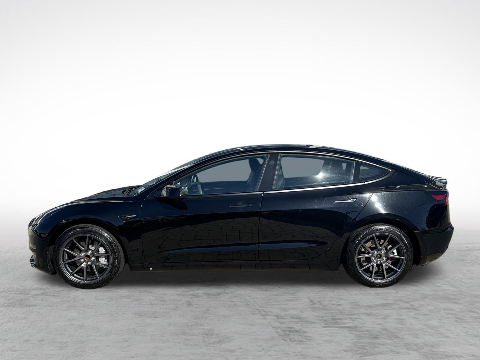 Used 2023 Tesla Model 3 Standard Range RWD image 5