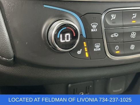 Used 2023 Chevrolet Traverse LT FWD image 34