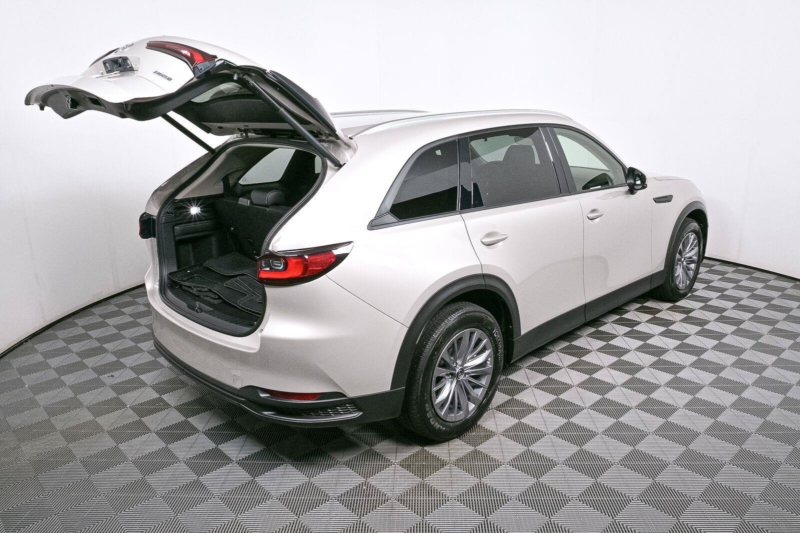 Used 2024 MAZDA CX-90 3.3 Turbo w/ Preferred Plus AWD/4WD image 25