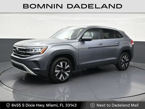 Used 2022 Volkswagen Atlas Cross Sport SE FWD image 1
