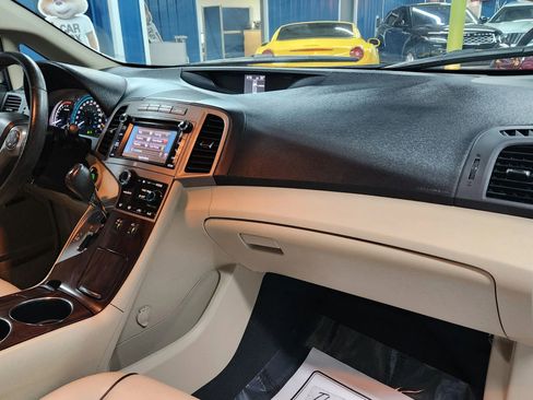 Used 2013 Toyota Venza XLE w/ XLE Premium Pkg image 13