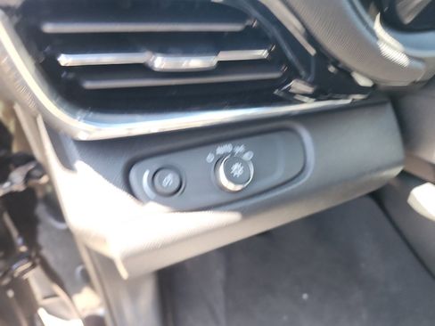 Used 2025 Buick Envista Sport Touring w/ Convenience I Package FWD image 19