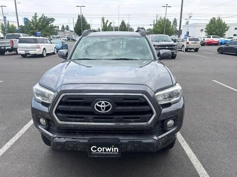 Used 2016 Toyota Tacoma SR5 w/ SR5 Appearance Package (SN) AWD/4WD image 2