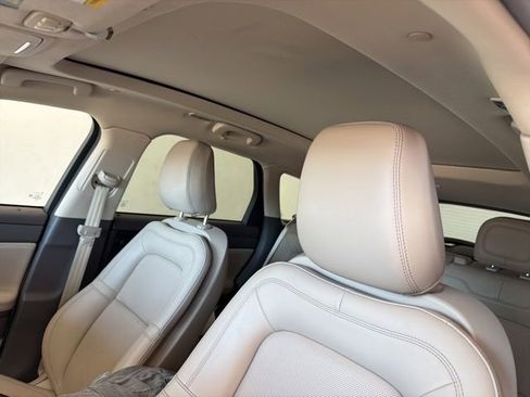 Used 2021 Lincoln Corsair Reserve FWD image 10