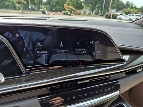 Certified 2023 Cadillac Escalade Premium Luxury w/ Performance Package AWD/4WD image 13
