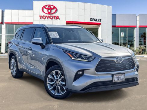 Used 2021 Toyota Highlander Limited AWD/4WD image 1