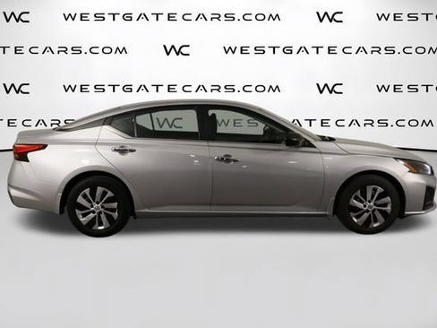 Used 2024 Nissan Altima 2.5 S FWD image 37