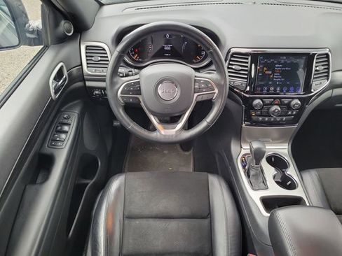 Used 2019 Jeep Grand Cherokee Altitude AWD/4WD image 10