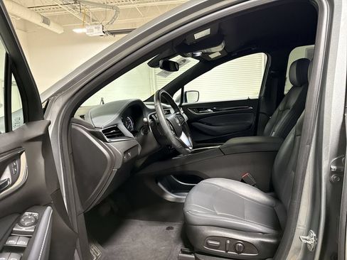 Used 2023 Buick Enclave Essence FWD image 19