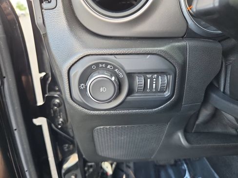 Used 2021 Jeep Wrangler Unlimited Sport AWD/4WD image 30
