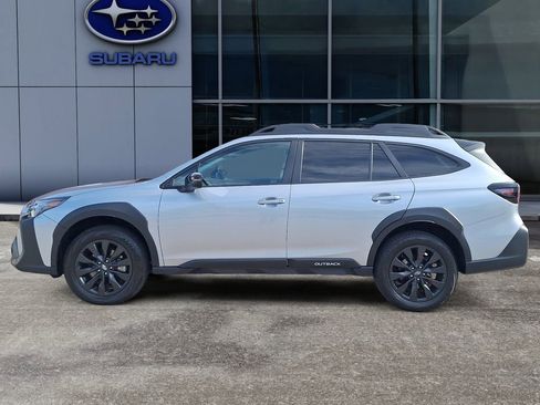 Used 2023 Subaru Outback Onyx Edition image 7