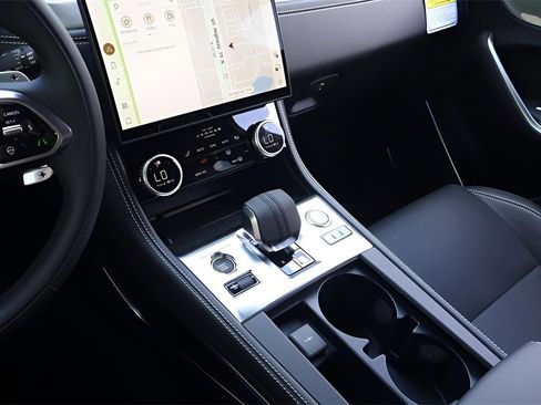 New 2026 Jaguar F-PACE R-Dynamic S image 27